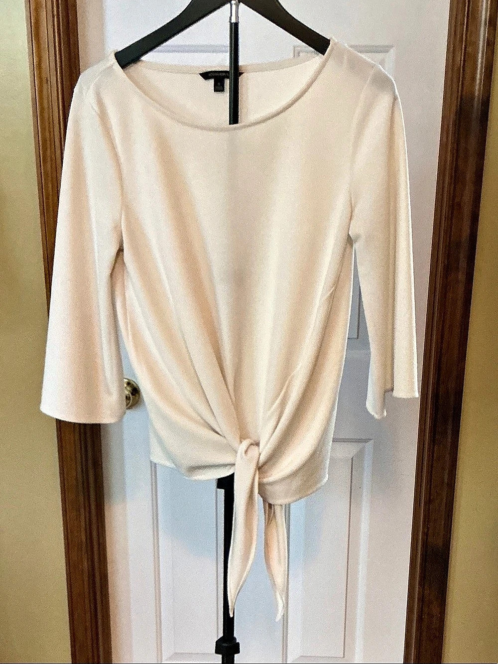 Banana Republic Tie-Front Long Sleeve Top in White Small